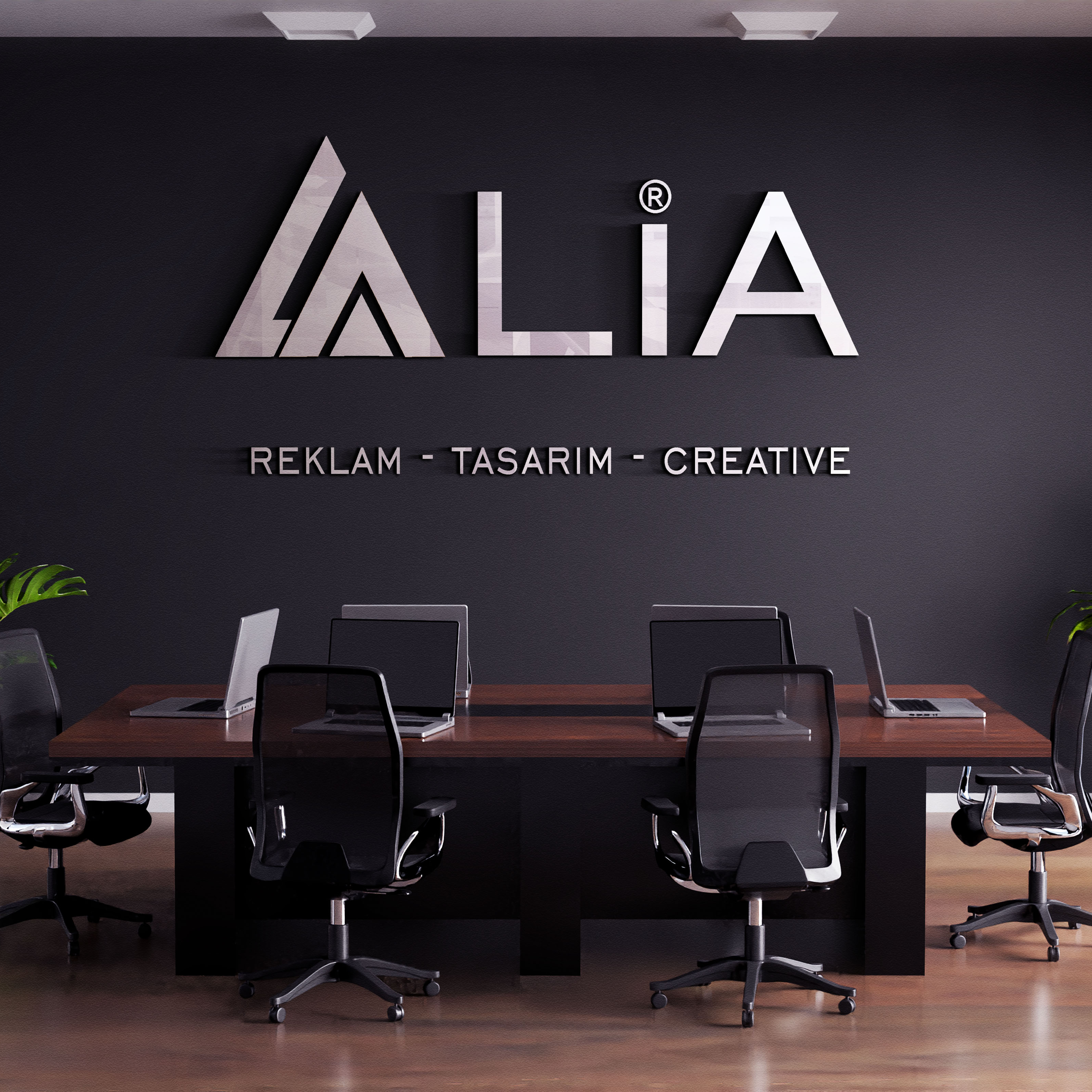 Lia-creative